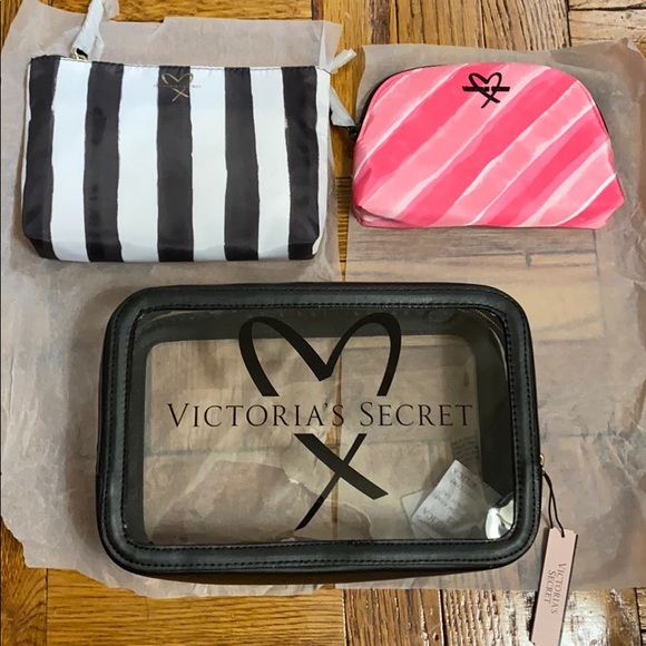 Victoria's Secret Handbags - NWT Victoria’s Secret cosmetics case set